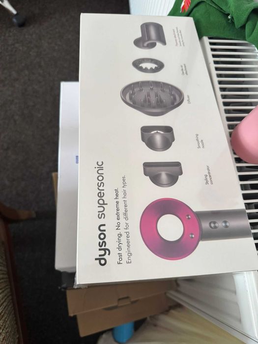 Uscător de păr Dyson Supersonic roz