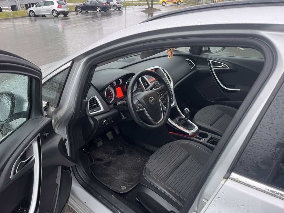 Opel astra sport tourier 1.4t
