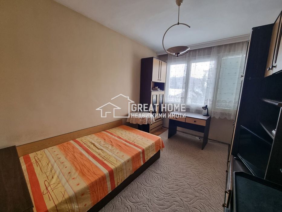 Четиристаен ! Трапезица !