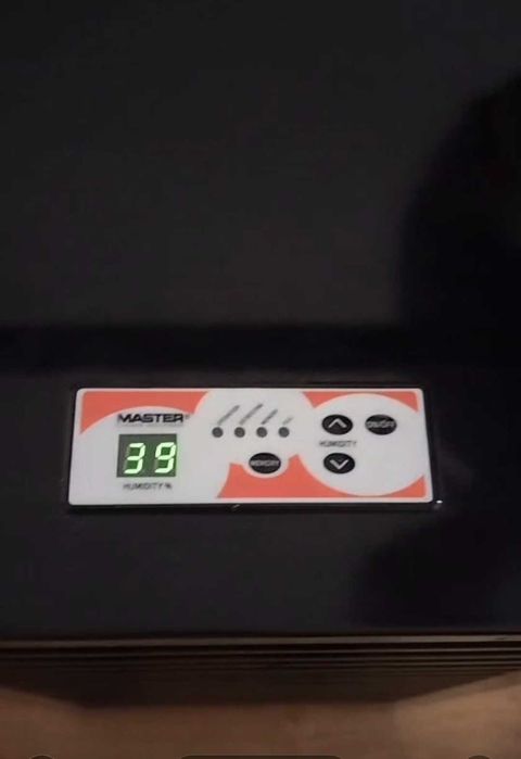 Dezumidificator profesional,Master ,acopera 200 mp , 42 db silentios.