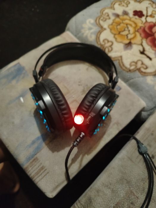 Продаю игровые наушники