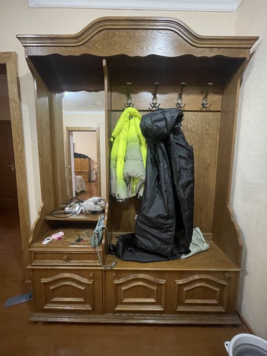 Продам прихожую б/у