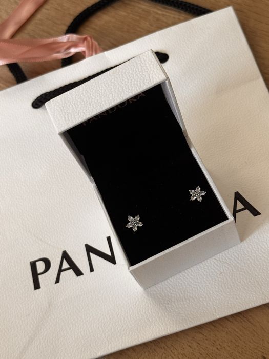 Пандора обеци Pandora