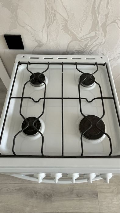 Продам газовую плиту