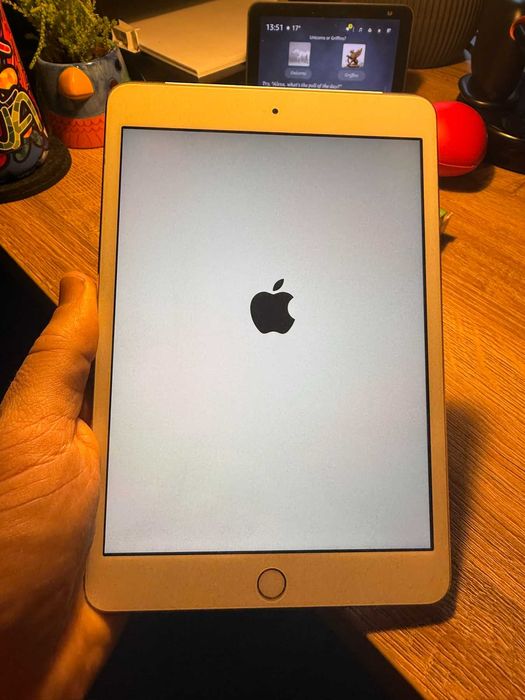 Таблет Apple iPad mini 3 Wi‑Fi + Cellular 64GB