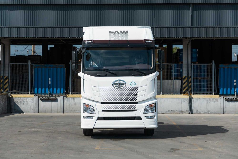 Седельный тягач FAW JH6-430 4x2 CNG (пневмоподвеска) в наличии!