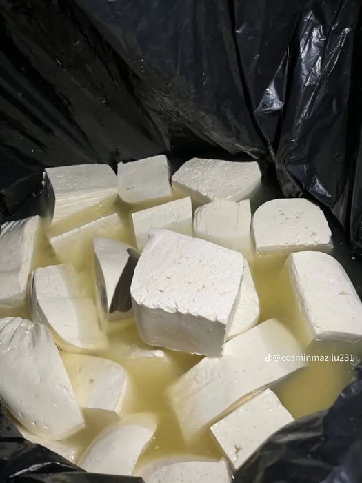 Vând brânza de capră en-gros sau kg