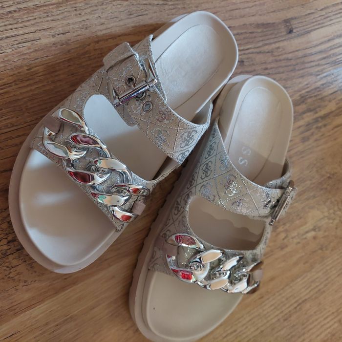 Дамски чехли GUESS