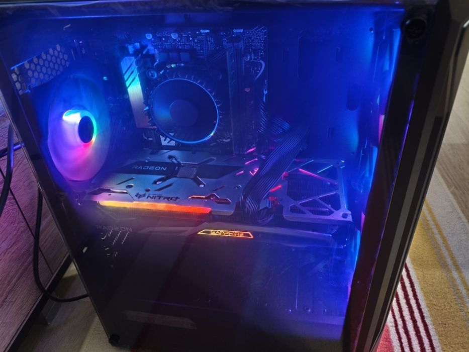 Продавам компютър