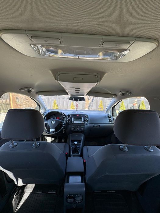 De vânzare Volkswagen Golf Plus an 2007! -2500 euro NEGOCIABIL