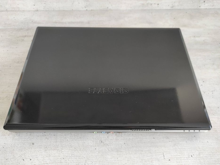 Лаптоп GIGABYTE W566U-Core Duo T5550