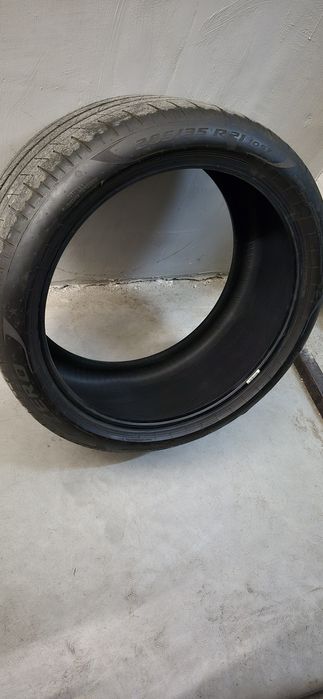 Продам комплект летних шин Pirelli