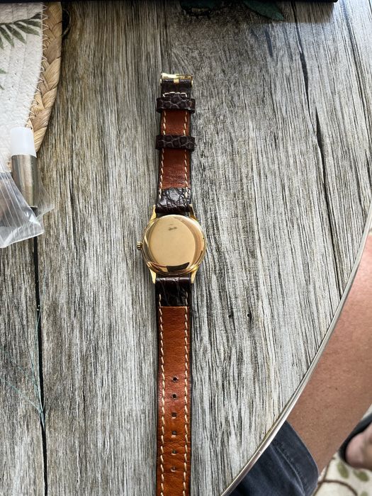 Златен часовник Omega 18k