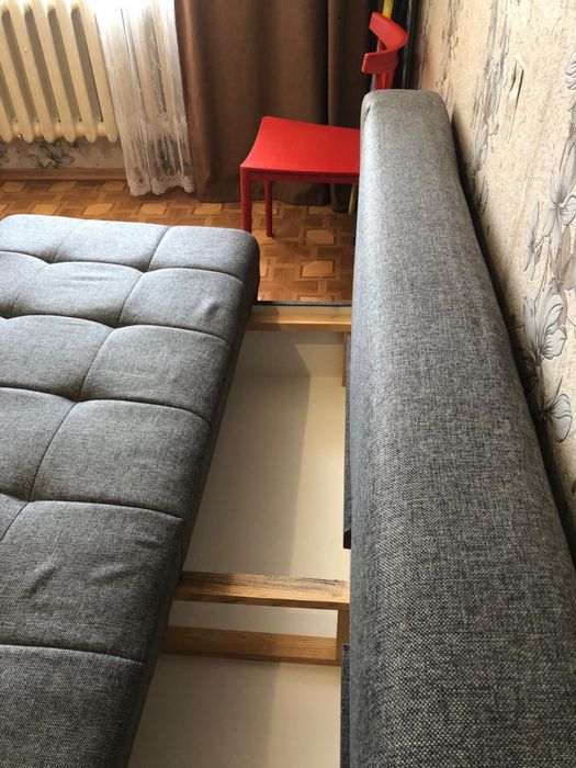 Диван         .