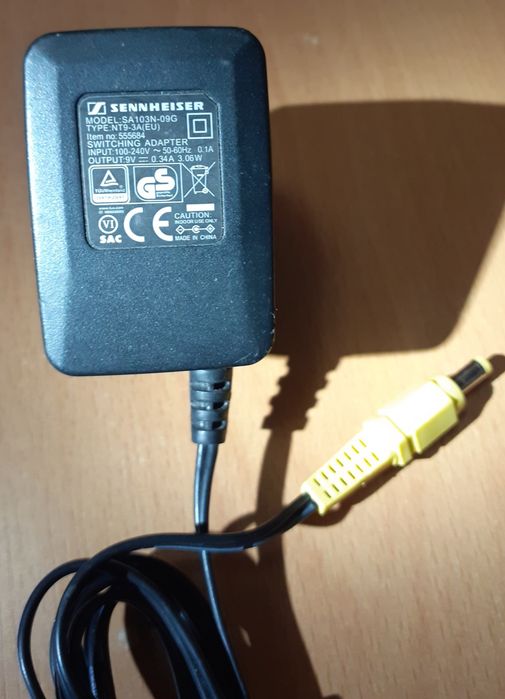 Alimentator Sennheiser,Model SA103N-09G, 9V 0,34A 3,06W ,cu mufă de 4,2mm, pentru alimentarea sistemelor de Căști wireless,pentru TV  etc.