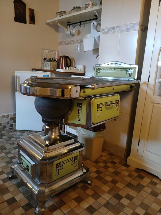 Vând sobă cu plită vintage