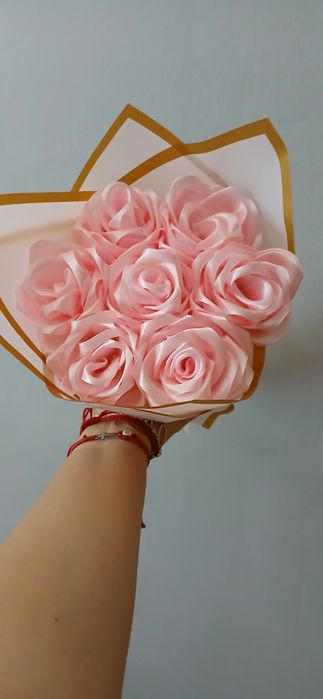 Букет от сатенени рози