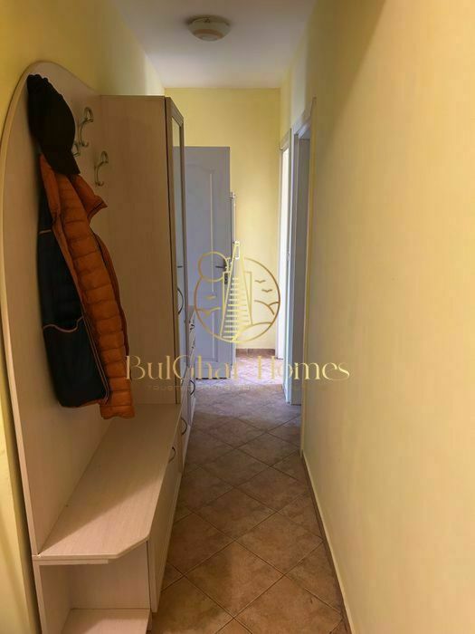 Дава се под наем Тристаен апартамент в Варна, Зимно кино Тракия - 90 кв.м за 648.21 € - Снимка #1