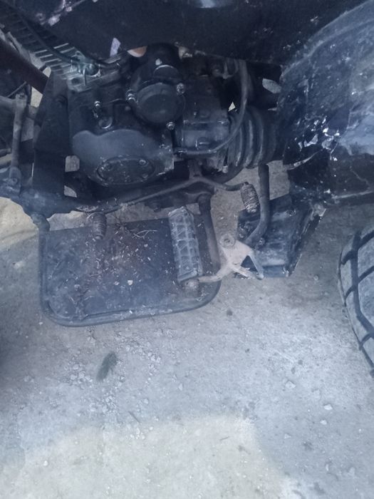 Vand ATV 200cc pret 2200 rezervor nou de benzina