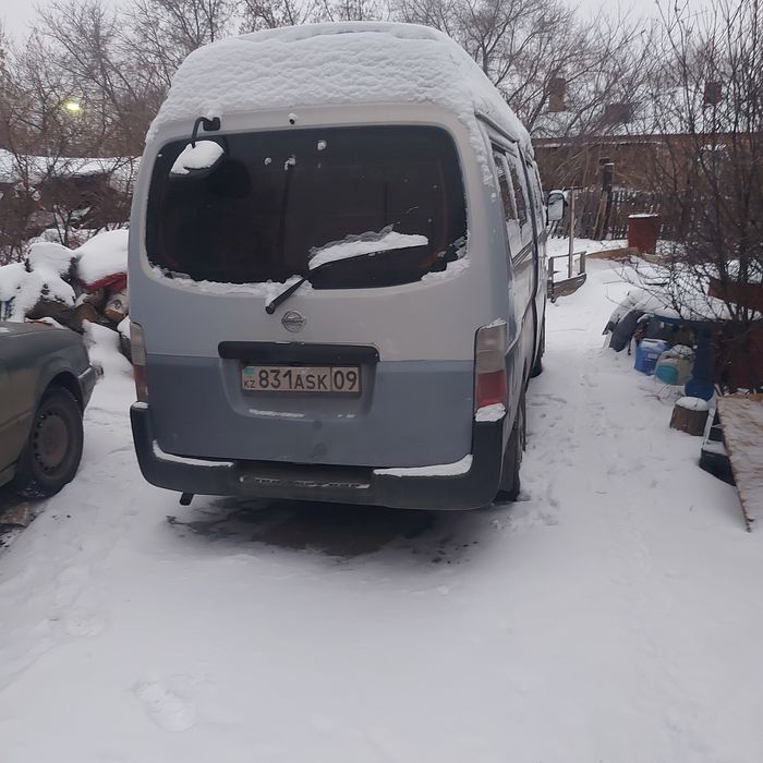 Ниссан Урван бус