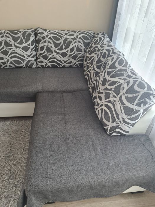 Голям ъглов диван