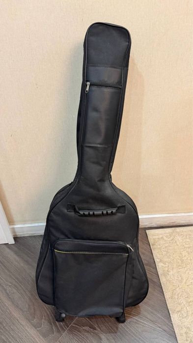 Продам гитару Yamaha C40