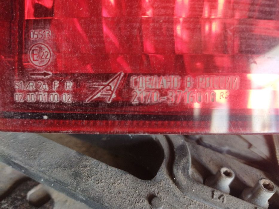 Продам задний фонарь приора