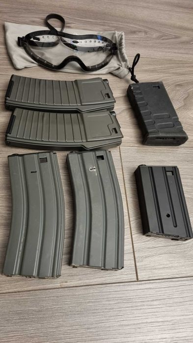 Incarcatoare airsoft de M4
