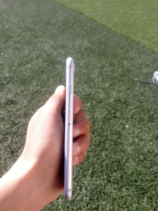 Telefon Nomi (iPhone 8)