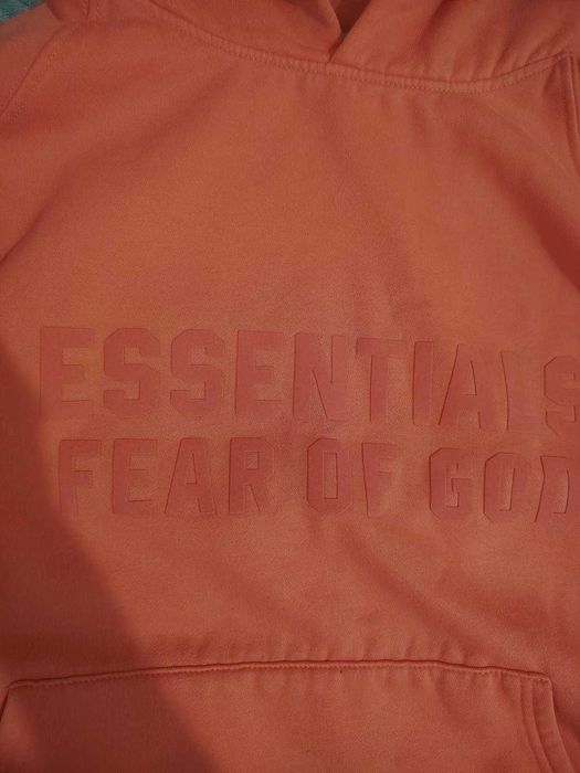Essentials екип Coral
