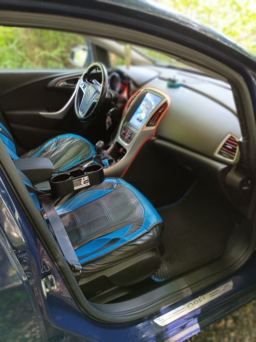 Vand Opel Astra j sport tourer  2011