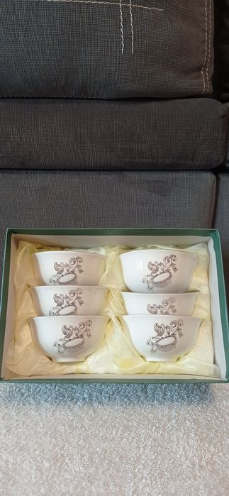 Посуда этажерка  пиала .