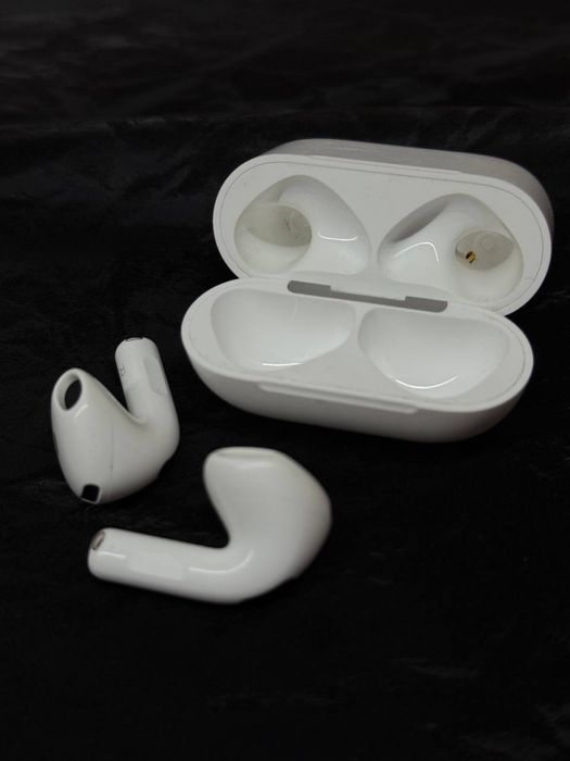 Наушники AirPods 4