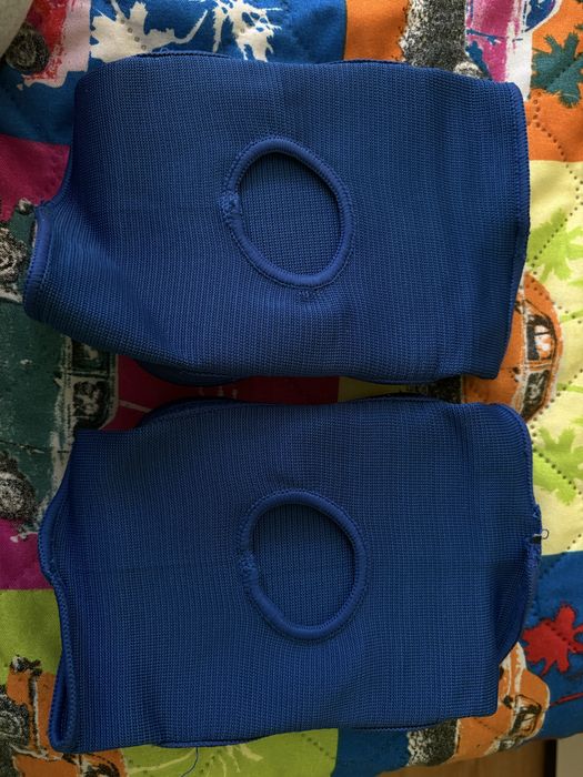 Продавам Asics Basic Kneepads в тъмно синьо