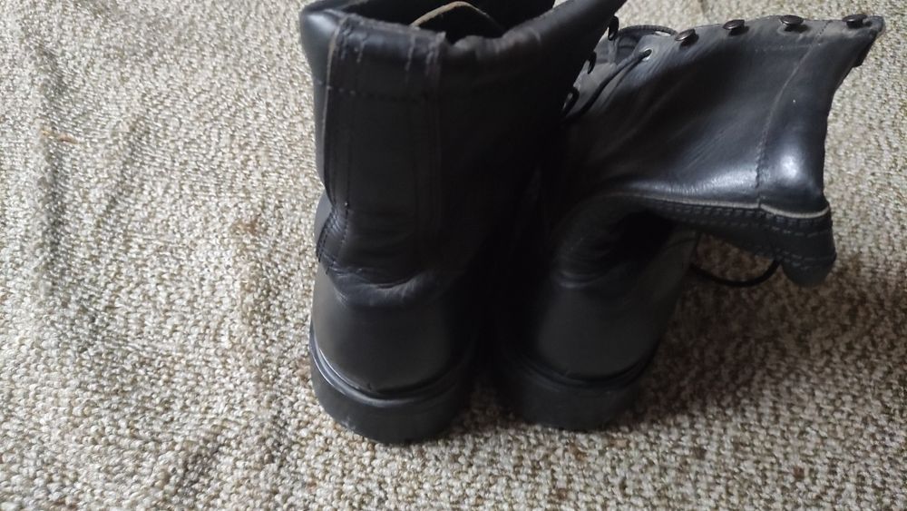 Продавам полицейски кубинки