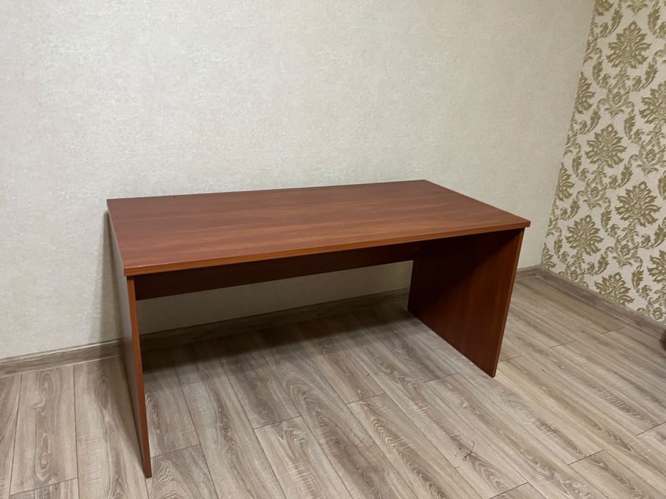 Стол сатылады новый