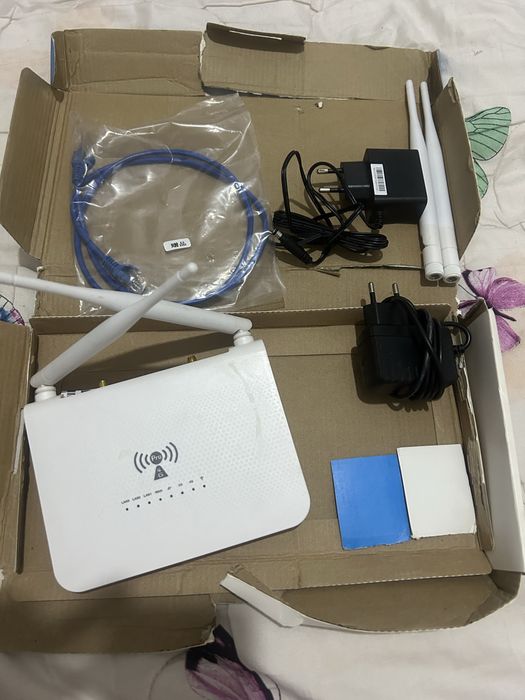 WI-FI роутер в полном комплекте