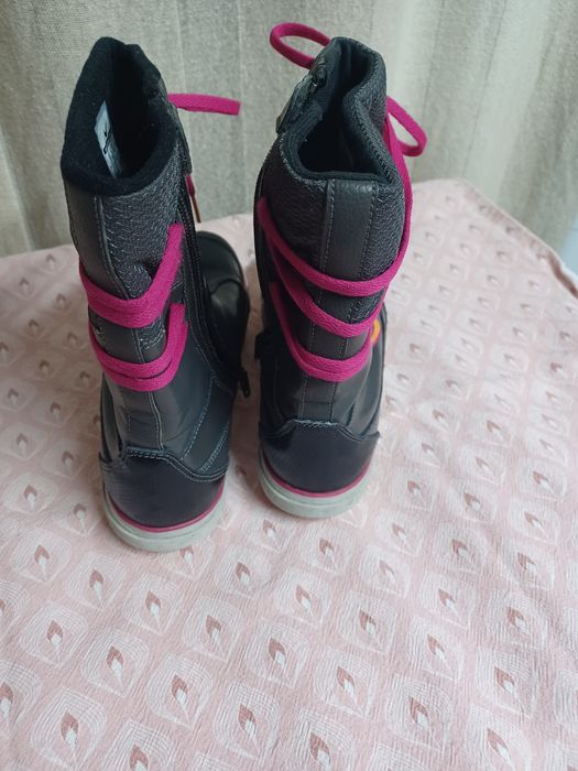 ДЕТСКИ БОТУШИ NIKE ELLI DEMI BOOT
номер38.5 или 24см. Малко са използв