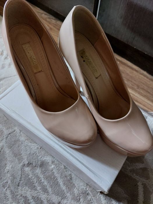 Продам туфельку платформа