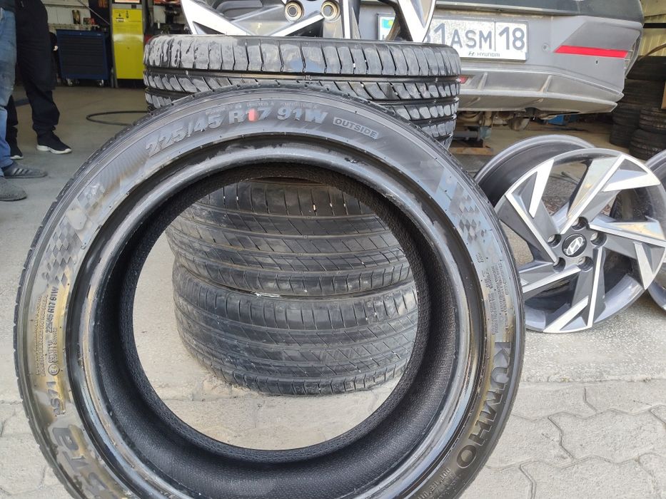 Продам шины 225/45 R17