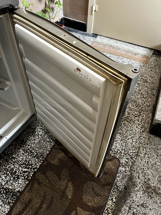 Хладилник с фризер