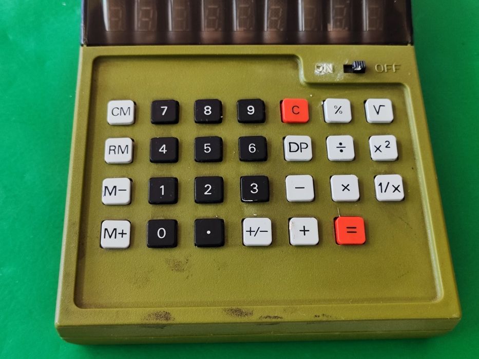 Стар калкулатор Елка 160