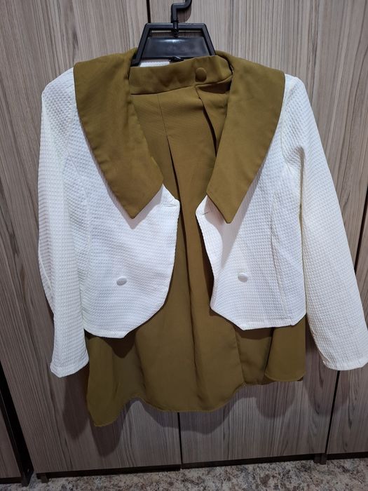 Продам костюм двойка и платье