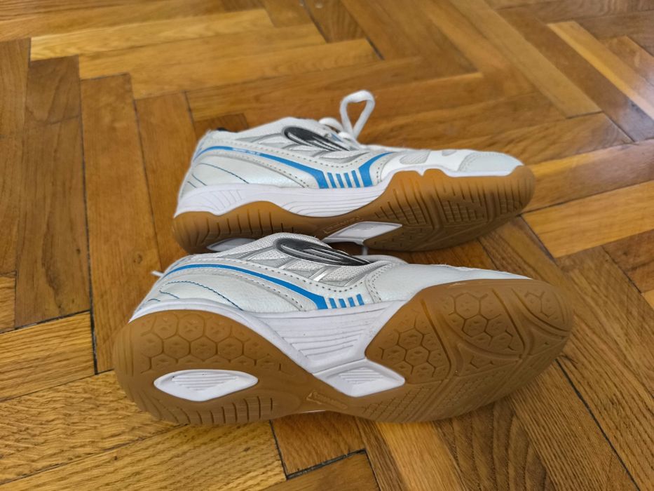 Adidași tenis de masa mărimea 35