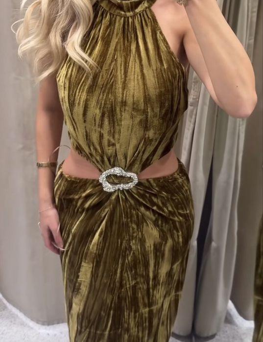 Rochie lunga, tip bijuterie