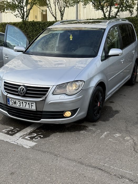 Vand Volkswagen touran facelift  2.0 tdi 140cp manual 6 trepte. Clima trapa