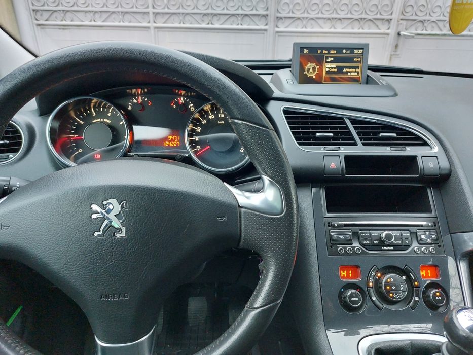 Peugeot 3008 1.2 benzina 130 CP tip STYLE an 2016