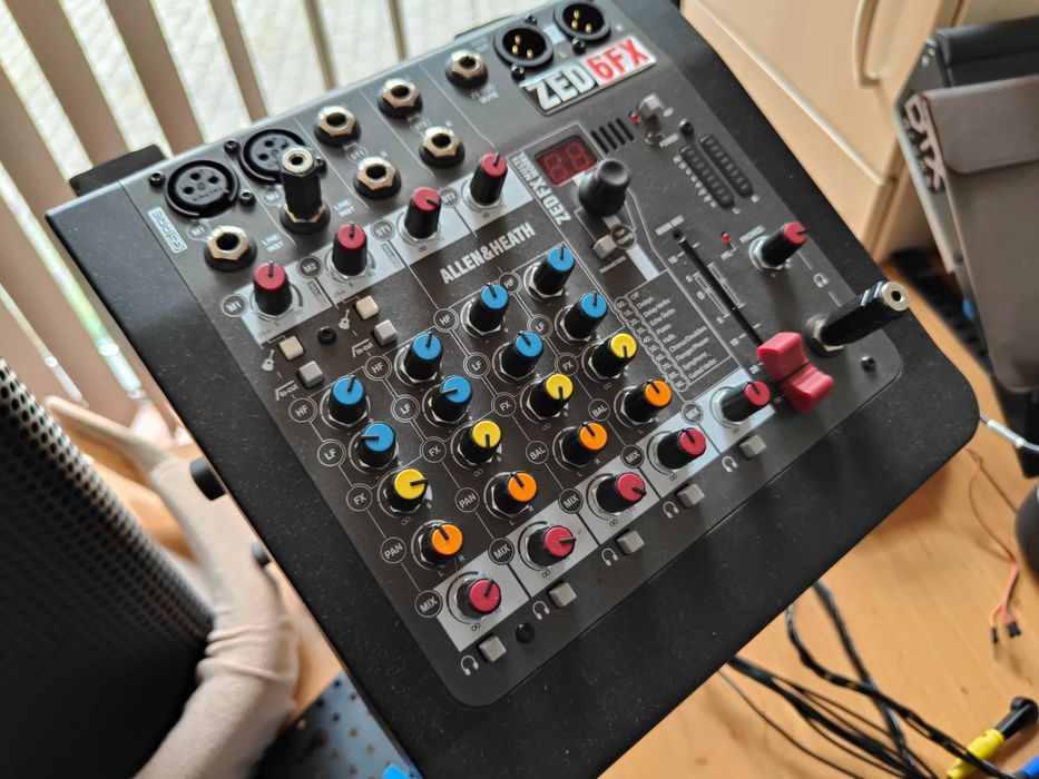 Allen & Heath ZED-6 FX