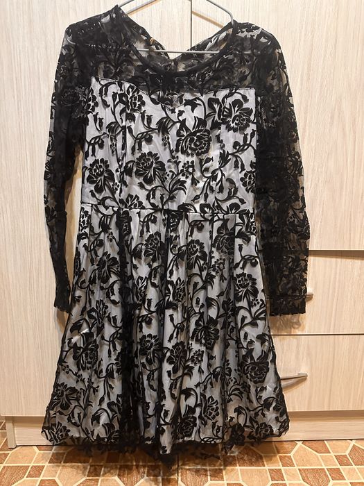 Платья женские.