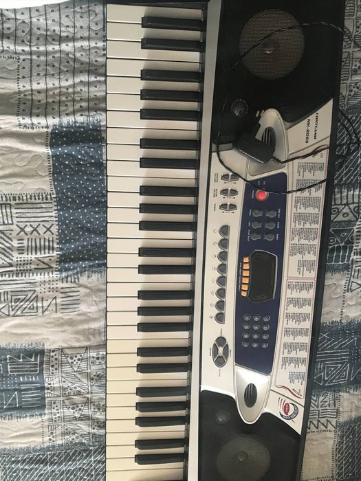 Продается Синтезатор